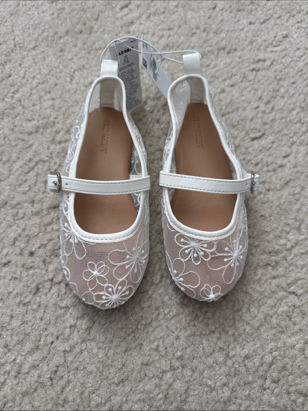 NWT Old Navy Girls White Floral Lace Mary Jane Shoes - Size 8